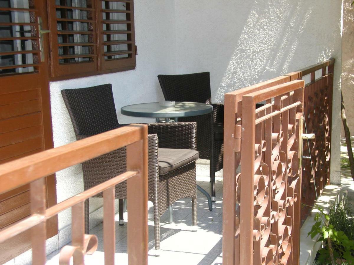 Apartman Jozo Orij Дуги-Рат Экстерьер фото